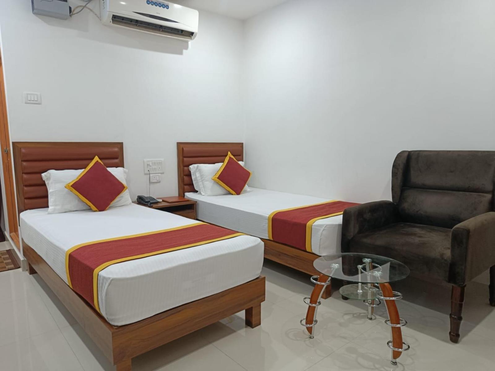 Hotel Executive Inn Hailakandi Exterior photo