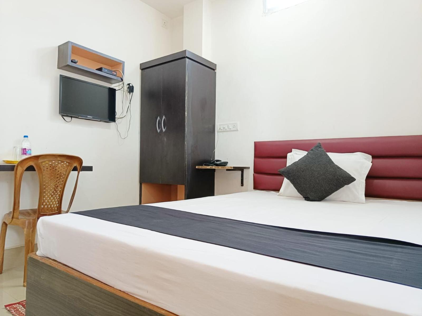 Hotel Executive Inn Hailakandi Exterior photo